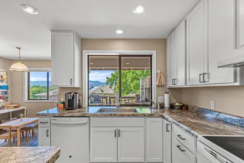 260 Mount Echo Drive Medford OR 97504