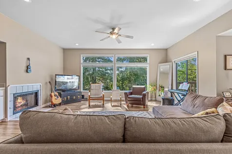260 Mount Echo Drive Medford OR 97504