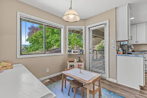 260 Mount Echo Drive Medford OR 97504