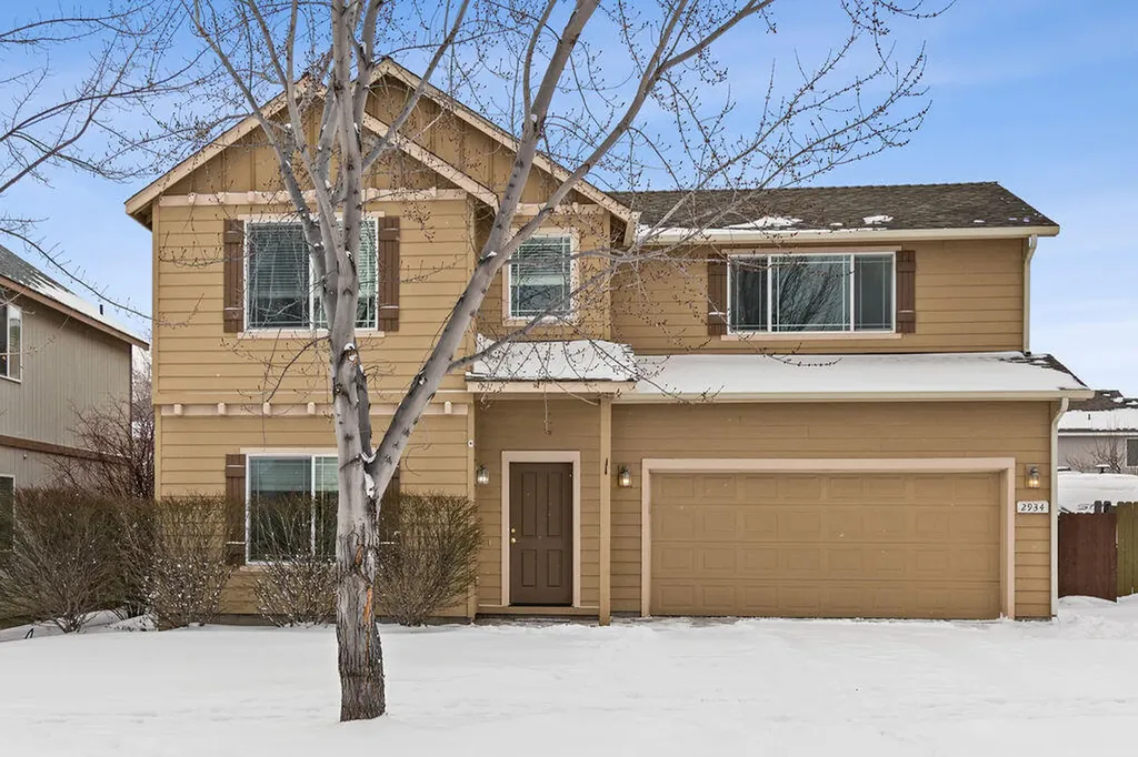 2934 SW Cascade Avenue Redmond OR 97756