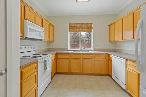 2934 SW Cascade Avenue Redmond OR 97756