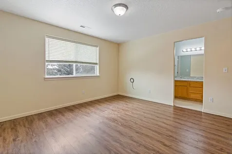 2934 SW Cascade Avenue Redmond OR 97756