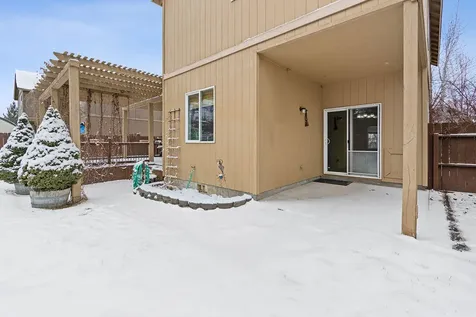 2934 SW Cascade Avenue Redmond OR 97756
