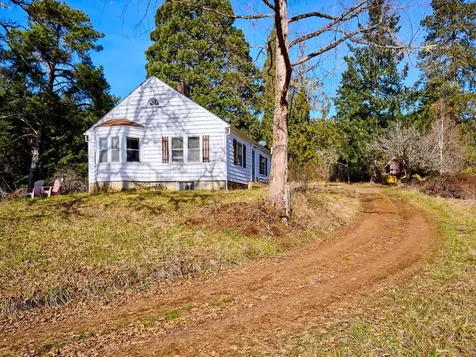 12610 NW Ford Road Gaston OR 97119