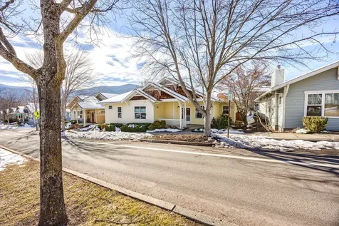 809 N Mountain Avenue Ashland OR 97520