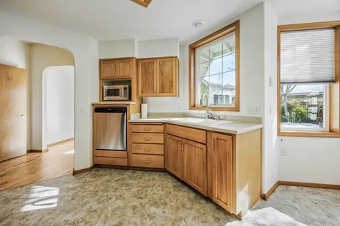 809 N Mountain Avenue Ashland OR 97520