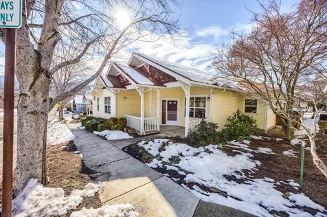809 N Mountain Avenue Ashland OR 97520