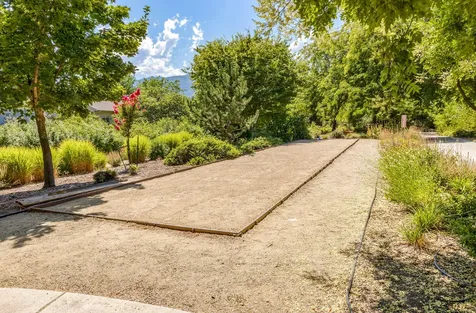 809 N Mountain Avenue Ashland OR 97520