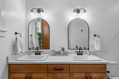 339 Randy Street Ashland OR 97520