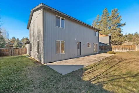 3086 NW Kelly Hill Court Bend OR 97703
