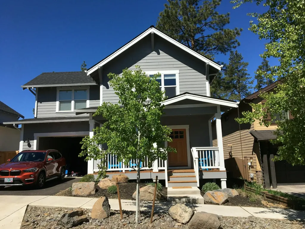 1084 E Horse Back Trail Sisters OR 97759