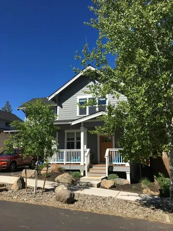 1084 E Horse Back Trail Sisters OR 97759