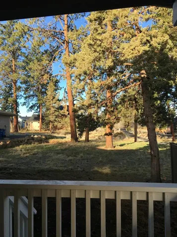 1084 E Horse Back Trail Sisters OR 97759