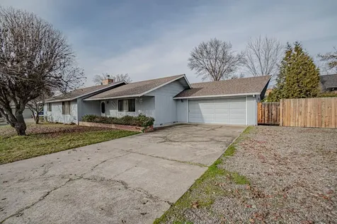 2301 Kona Circle Medford OR 97504