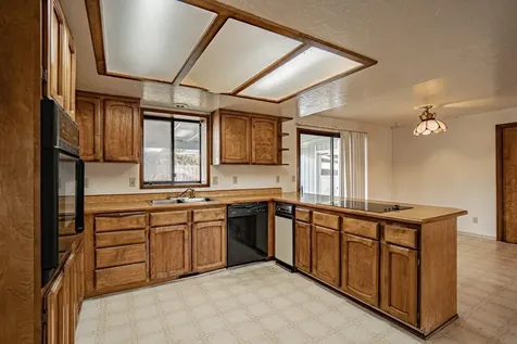 2301 Kona Circle Medford OR 97504