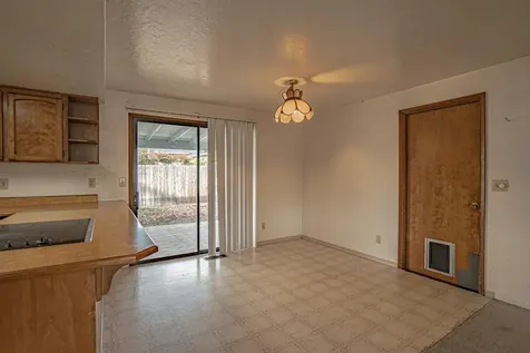 2301 Kona Circle Medford OR 97504