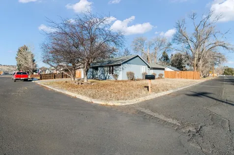 286 SE D Street Madras OR 97741