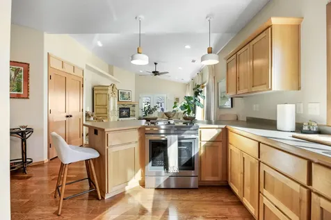 935 Village Circle Medford OR 97504