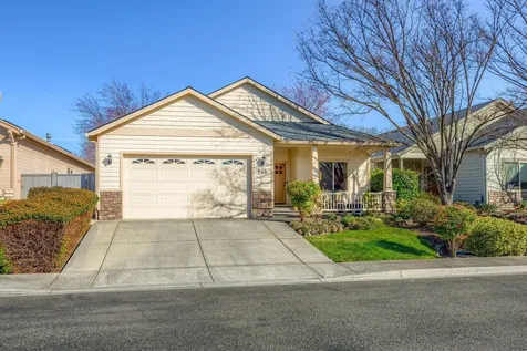 935 Village Circle Medford OR 97504