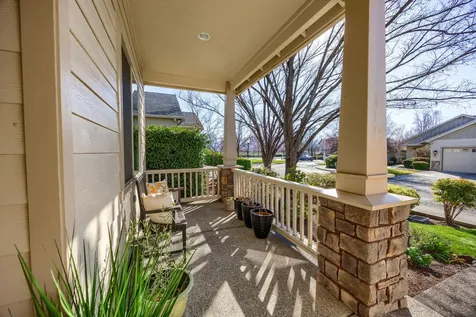 935 Village Circle Medford OR 97504