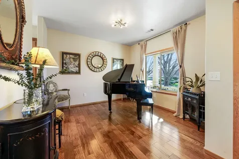 935 Village Circle Medford OR 97504