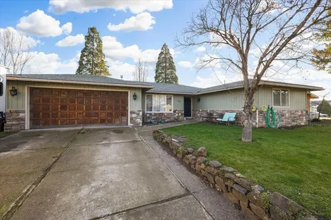 2260 Smokethorn Way Medford OR 97504