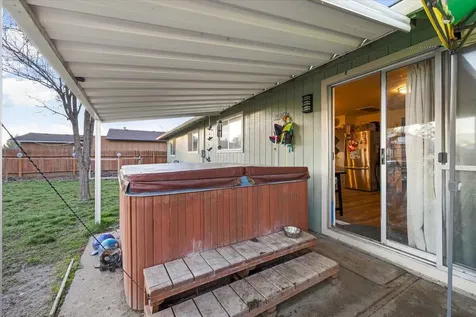2260 Smokethorn Way Medford OR 97504