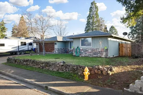 2260 Smokethorn Way Medford OR 97504