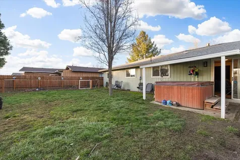 2260 Smokethorn Way Medford OR 97504