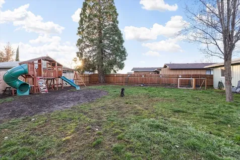2260 Smokethorn Way Medford OR 97504