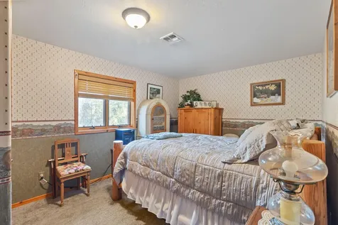 261 NW Springwood Place Grants Pass OR 97526