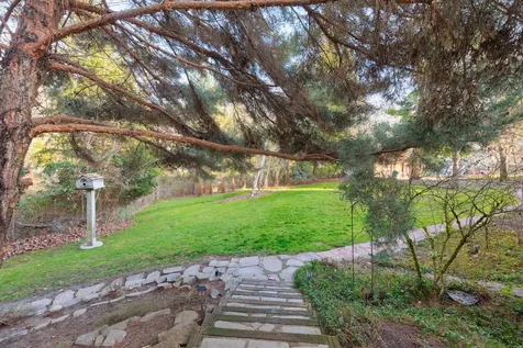 261 NW Springwood Place Grants Pass OR 97526