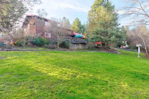261 NW Springwood Place Grants Pass OR 97526