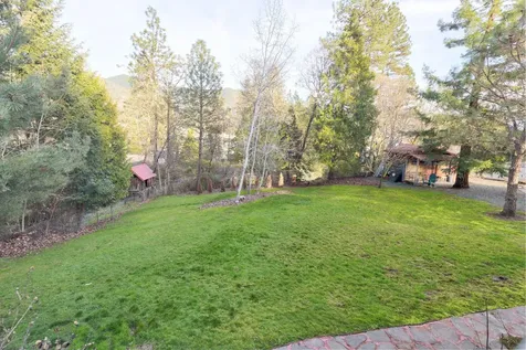 261 NW Springwood Place Grants Pass OR 97526