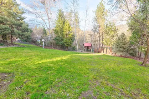 261 NW Springwood Place Grants Pass OR 97526