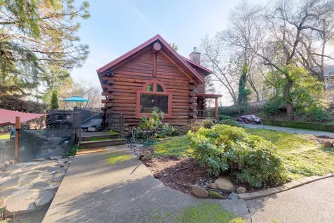 261 NW Springwood Place Grants Pass OR 97526
