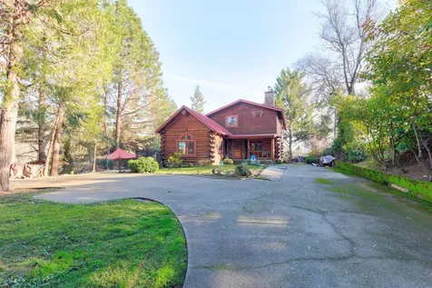 261 NW Springwood Place Grants Pass OR 97526
