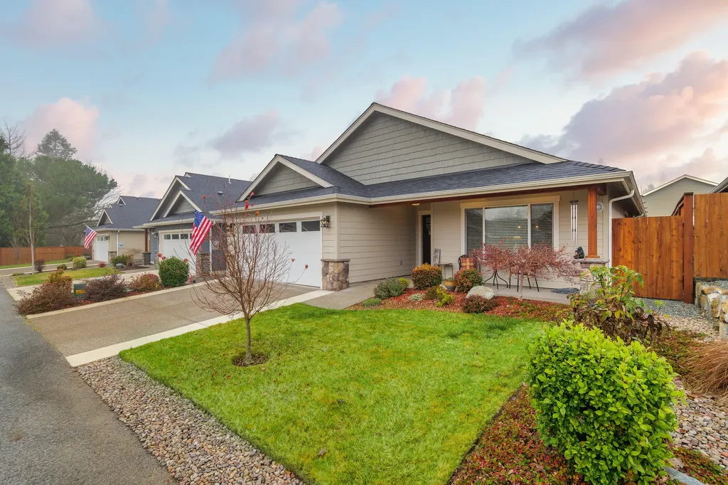 2036 SW Truman Way Grants Pass OR 97526