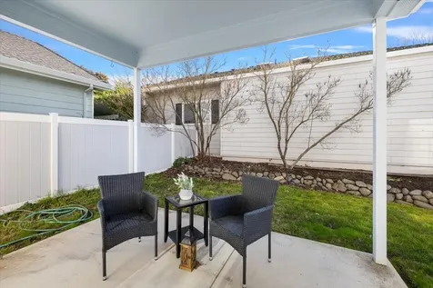 2086 Creek Drive Ashland OR 97520