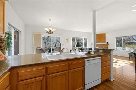 2086 Creek Drive Ashland OR 97520
