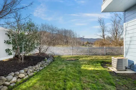 2086 Creek Drive Ashland OR 97520
