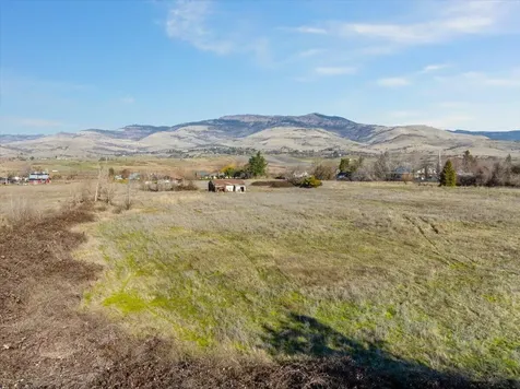 2086 Creek Drive Ashland OR 97520