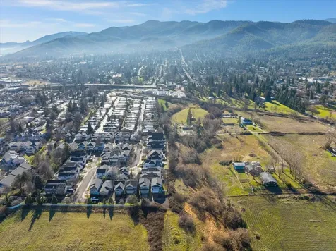 2086 Creek Drive Ashland OR 97520