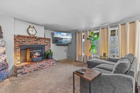 1349 Ramada Avenue Medford OR 97504