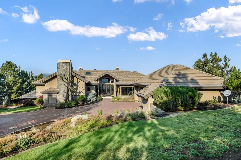 2806 NW Nightfall Circle Bend OR 97703