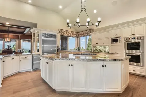 2806 NW Nightfall Circle Bend OR 97703