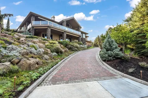 2806 NW Nightfall Circle Bend OR 97703