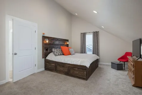 2738 NE Jill Avenue Bend OR 97701