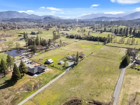 3497 Leonard Road Grants Pass OR 97527