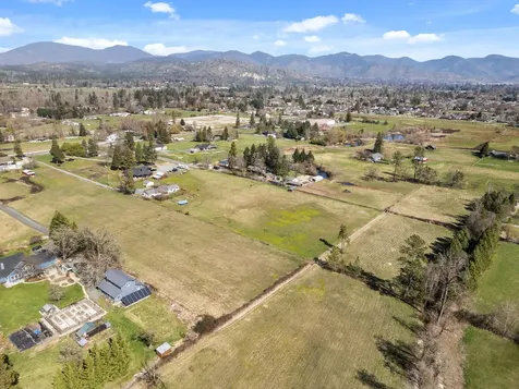 3497 Leonard Road Grants Pass OR 97527